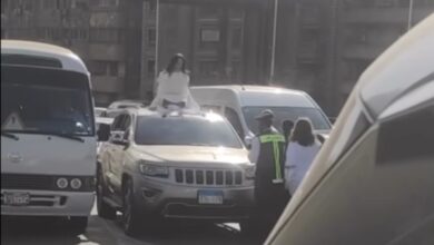 فتاة-كوبري-أكتوبر-تثير-جدل-واسع-في-مصر.-ما-القصة؟|-فيديو