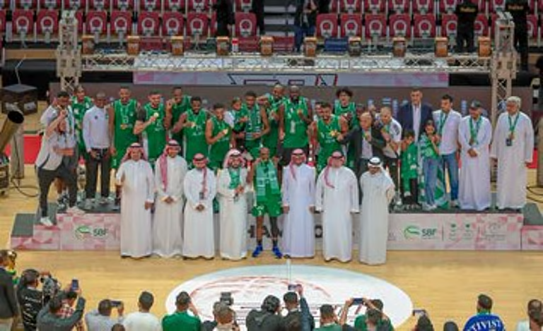 الأهلي-ينتزع-كأس-وزارة-الرياضة-لكرة-السلة-بعد-مواجهة-نارية-مع-الاتحاد-في-جدة