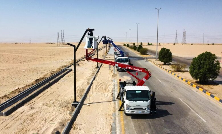 تركيب-30-عمود-إنارة-جديد-في-الممشى-الرياضي-بالنعيرية