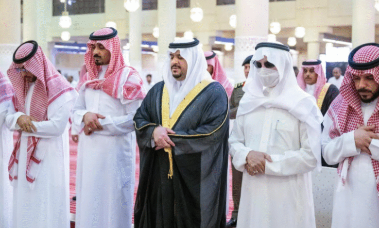 نائب-أمير-الرياض-يؤدي-صلاة-الميت-على-والدة-الأميرة-جواهر-بنت-مساعد-بن-سعود