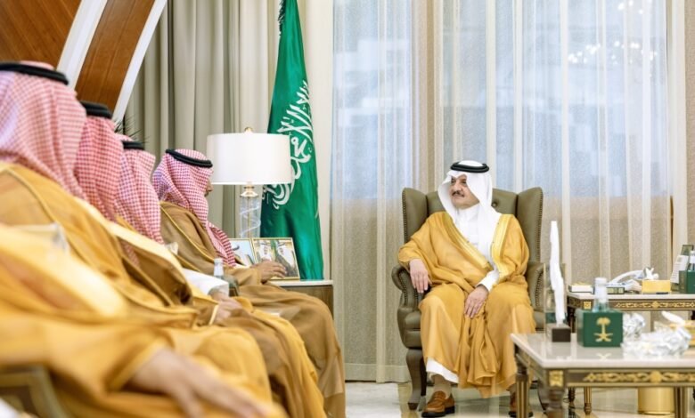 أمير-المنطقة-الشرقية-يستقبل-الرئيس-التنفيذي-لنادي-الاتفاق-ويهنئ-النادي-بحصوله-على-جائزة-الملك-عبدالعزيز-للجودة