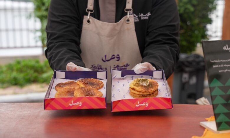 بجانب-الأكلات.-مهرجان-وصل-فرصة-للتعرف-على-الفلكلور-والحرف-في-عسير