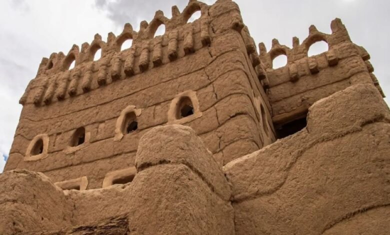 صور|-القلاع-الحصينة-وبيوت-الطين.-وجهة-ثقافية-لمحبي-ومستكشفي-التراث