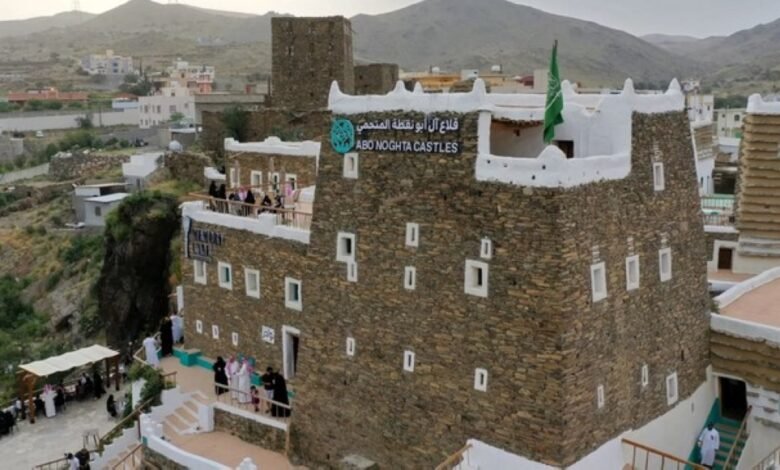 قصور-أبو-نقطة-بعسير.-إطلالات-مبهرة-تروي-قصص-العمارة-الدفاعية