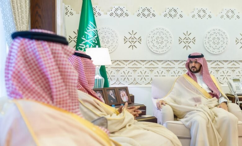 نائب-أمير-الشرقية-يستقبل-مدير-الفروع-والمراكز-بهيئة-النقل-ويتسلم-تقريرًا-عن-المشاريع-في-المنطقة