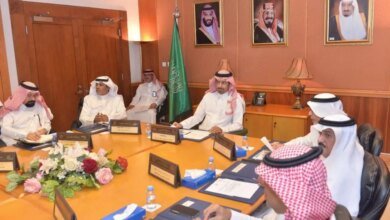 محافظ-القطيف-يوجه-بتسريع-تنفيذ-المشاريع-التنموية-ومتابعتها-ميدانيًا