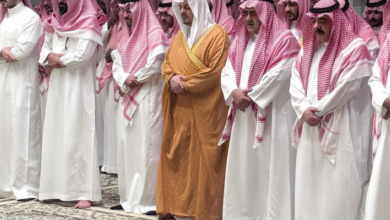 نائب-أمير-مكة-يؤدي-صلاة-الميت-على-والدة-الأمير-فهد-بن-مقرن