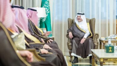 أمير-المنطقة-الشرقية-يستقبل-وكيل-وزارة-الطاقة-ويطلع-على-خطط-تعزيز-كفاءة-الخدمات-الكهربائية