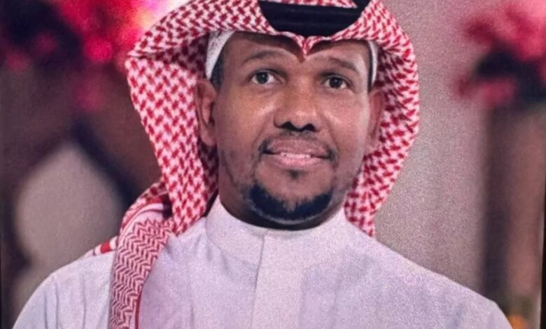يوسف-هويمل-يستقبل-المعزين-في-وفاة-والده