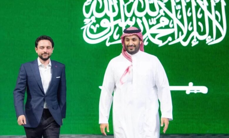 ولي-العهد-يُشرّف-الحفل-الختامي-لبطولة-كأس-العالم-للرياضات-الإلكترونية-ويتوج-فريق-فالكونز-الفائز-بكأس-البطولة