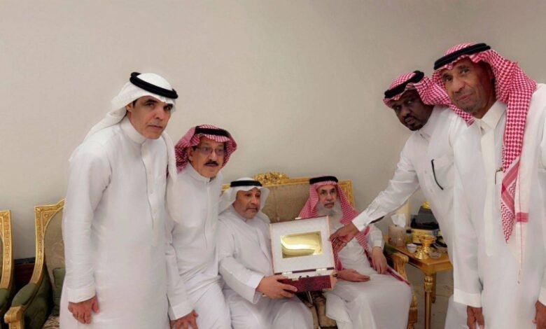 حكام-كرة-القدم-السعودية-تكرّم-عبد-الرحمن-الدهام