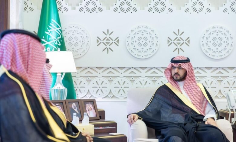 نائب-أمير-الشرقية-يتسلم-التقرير-السنوي-لأعمال-فرع-الهلال-الأحمر-بالمنطقة