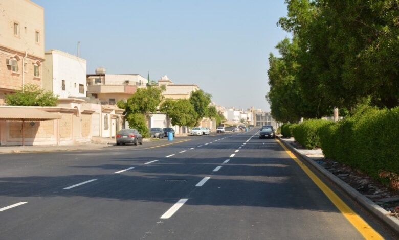 صور.-تأهيل-وتطوير-شارع-التوفيق-في-القطيف-بطول-450-مترًا