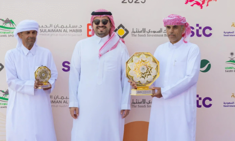 فهد-بن-جلوي-يتوّج-الفائزين-بمهرجان-ولي-العهد-للهجن-على-ميدان-الطائف