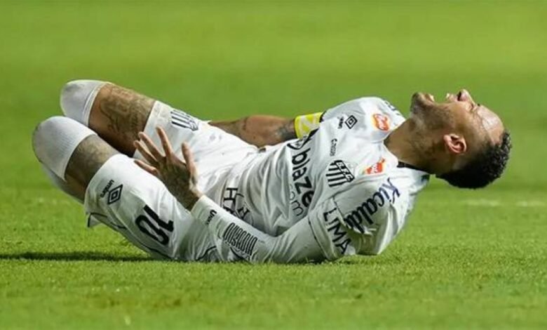 اللاعب-«الهش».-نيمار-يتعرض-لإصابة-رابعة-مع-سانتوس