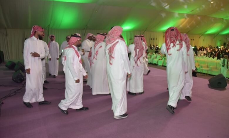 بإيقاع-الطبول-والنفخ.-فن-الليوة-يشعل-حماس-محتفلي-اليوم-الوطني-بالدمام