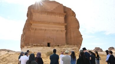 بمواقع-وفعاليات-استثنائية.-العُلا-تستقطب-السياح-من-مختلف-دول-العالم