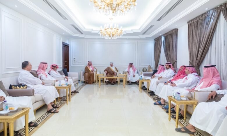 أمير-الشرقية-وسمو-نائبه-يقدمان-التعازي-لأسرة-بالعبيد