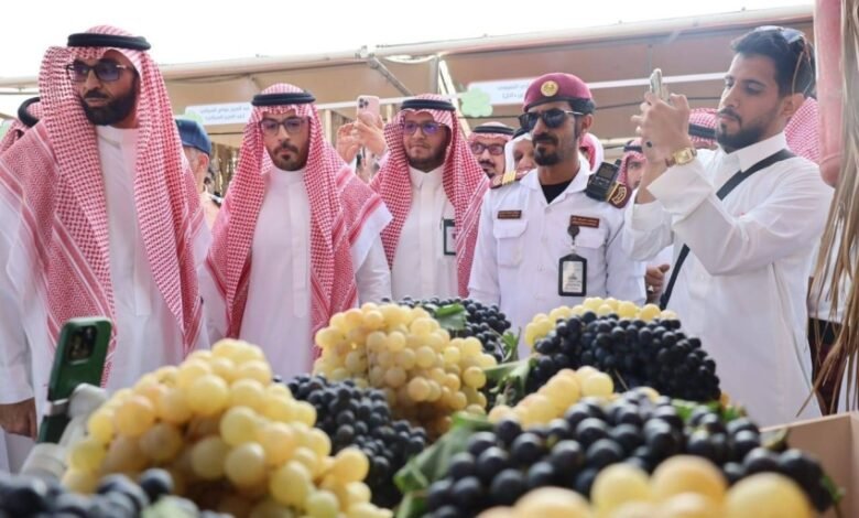 مهرجان-العنب-والرمان-بالطائف-حضور-لافت-وأسعار-قياسية