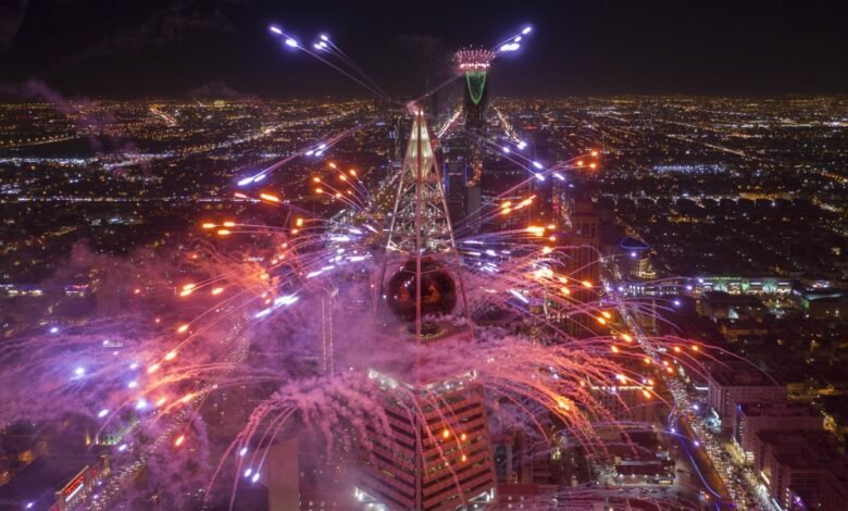 عروض-عالمية-وبالونات-عملاقة.-تفاصيل-مسيرة-افتتاح-موسم-الرياض-2025