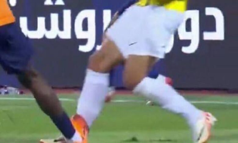 3-قرارات-مثيرة-للجدل-لفيصل-البلوي-في-مباراة-الفيحاء-والاتحاد