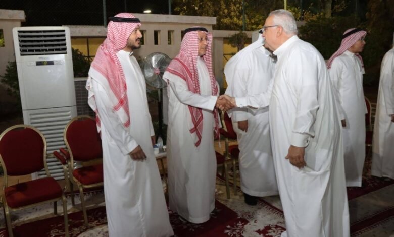 آل-باعشن-يستقبلون-المعزين-في-وفاة-فقيدتهم