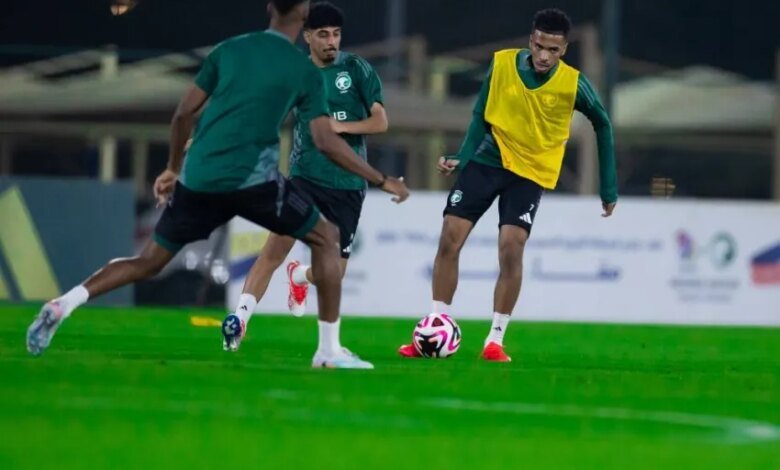 الأخضر-يدشّن-تدريباته-في-معسكره-بجدة