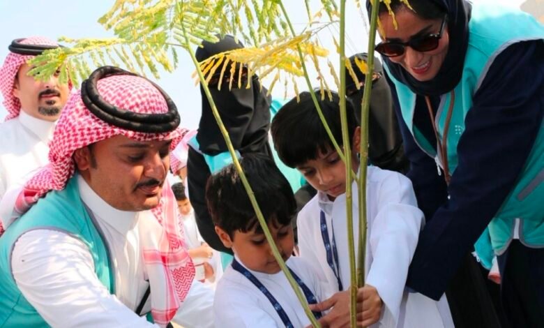 يدٌ-تغرس-وأرض-تزدهر.-تعليم-الشرقية-يدشن-فعاليات-موسم-التشجير-الوطني