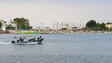 خلال-الشتاء.-شواطئ-جدة-تجذب-الزوار-بالهواء-العليل-والطبيعة-الماطرة