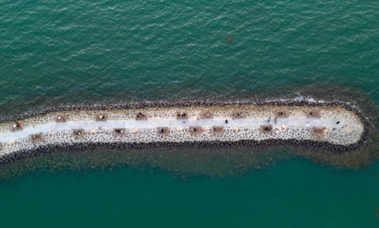 صور-|-بأجواء-معتدلة-وشواطئ-خلابة.-جازان-تجذب-الزوار-والأهالي