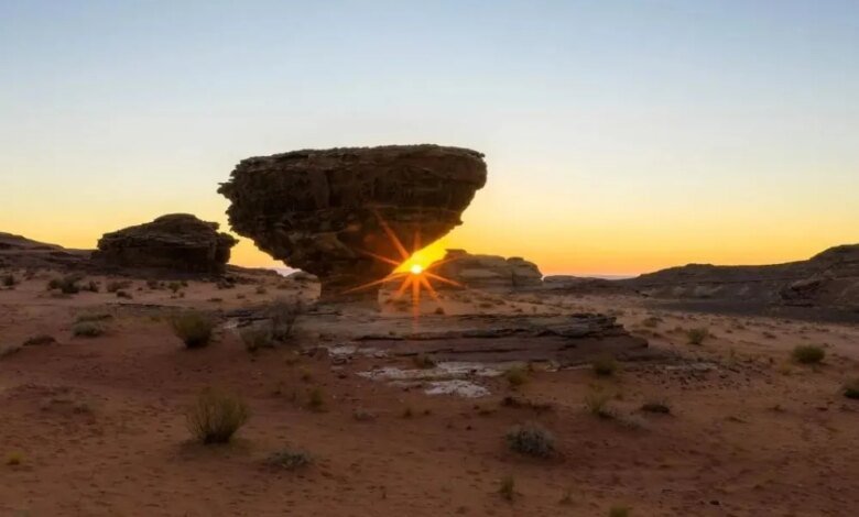 صور|-الموائد-الصخرية-في-تبوك.-معالم-طبيعية-شامخة-منذ-آلاف-السنين