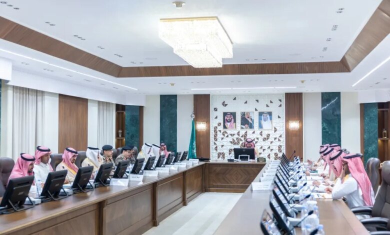 بتوجيهات-أمير-الشرقية.-نائب-الأمير-يترأس-اجتماع-لجنة-حركة-الشاحنات-بالمنطقة