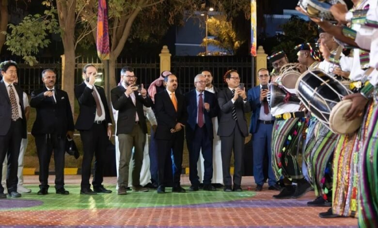 صور|-مسؤولون-دوليون-لدى-اليمن-يبدون-إعجابهم-بفعاليات-“انسجام-عالمي-2”