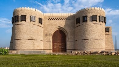 في-أحضان-جدة-التاريخية-تمتزج-الأجيال-الجديدة-بروائع-زمن-الطيبين