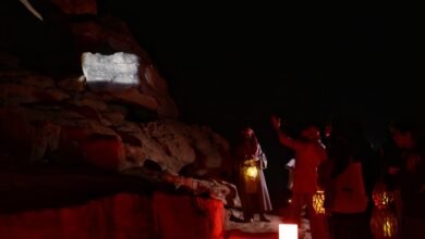 “مساء-جبل-عِكمة”.-تجربة-ساحرة-لاستكشاف-النقوش-القديمة-في-العُلا