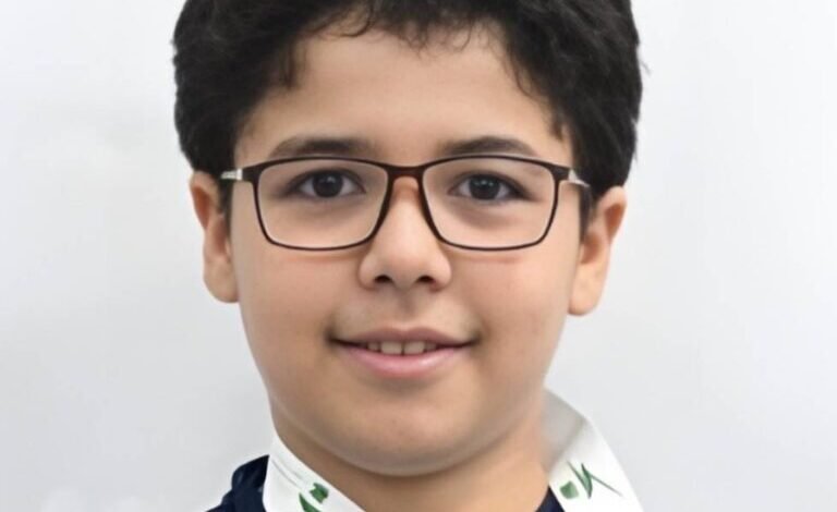 صور|-عروض-فنية-ونحو-600-ألف-زهرة-في-مهرجان-حياة-الورد-بعنيزة