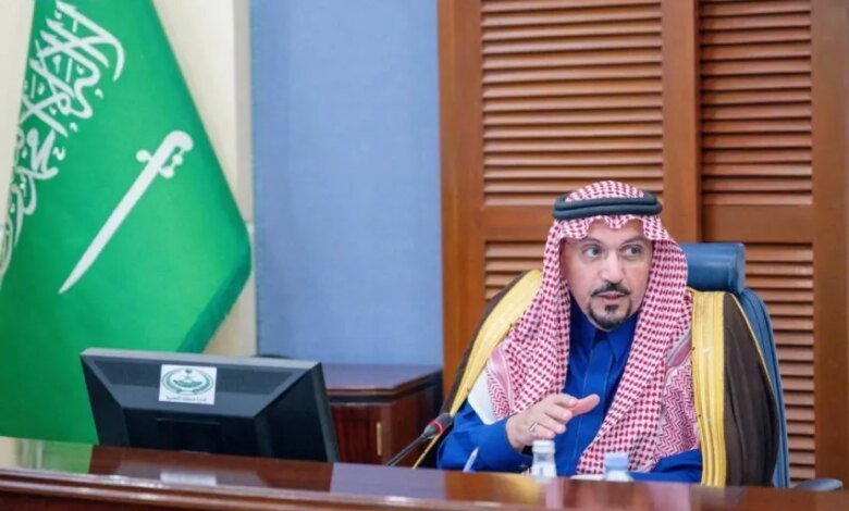 أمير-القصيم-يشيد-بجهود-لجنة-متابعة-المشاريع-الحكومية-بالمنطقة