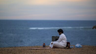 شاهد|-أهالي-الوجه-يستمتعون-بالأنشطة-البحرية-بشواطئ-البحر-الأحمر