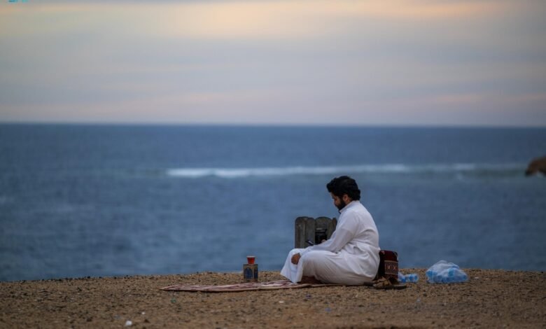 شاهد|-أهالي-الوجه-يستمتعون-بالأنشطة-البحرية-بشواطئ-البحر-الأحمر