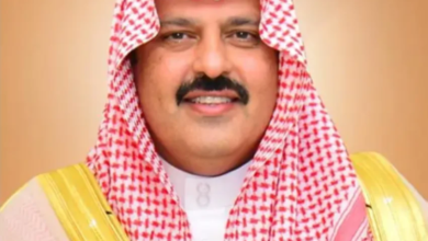 أمير-منطقة-حائل-يقدم-واجب-العزاء-لأسرة-الحليان