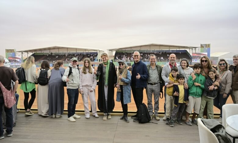 100-سائح-من-18-دولة-يوثقون-حضور-منافسات-مهرجان-الملك-عبدالعزيز-للإبل