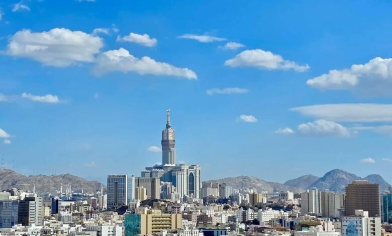 السحب-الركامية-تُزيّن-سماء-مكة-بمشهد-جمالي-يأسر-العيون