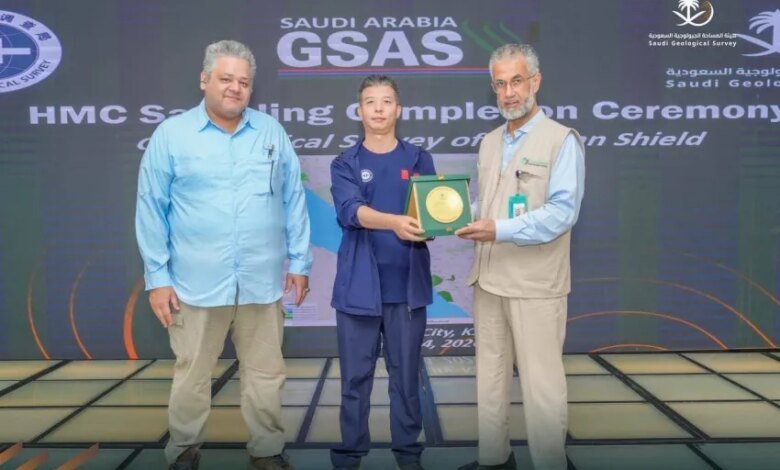 المساحة-الجيولوجية-تنهي-جمع-(10)-ألف-عينة-من-مركزات-المعادن-الثقيلة