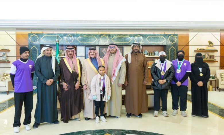 أمير-المنطقة-الشرقية-يستقبل-رئيس-مجلس-إدارة-نادي-قرية-العليا-الرياضي-ويثمن-إنجازات-لاعبي-النادي