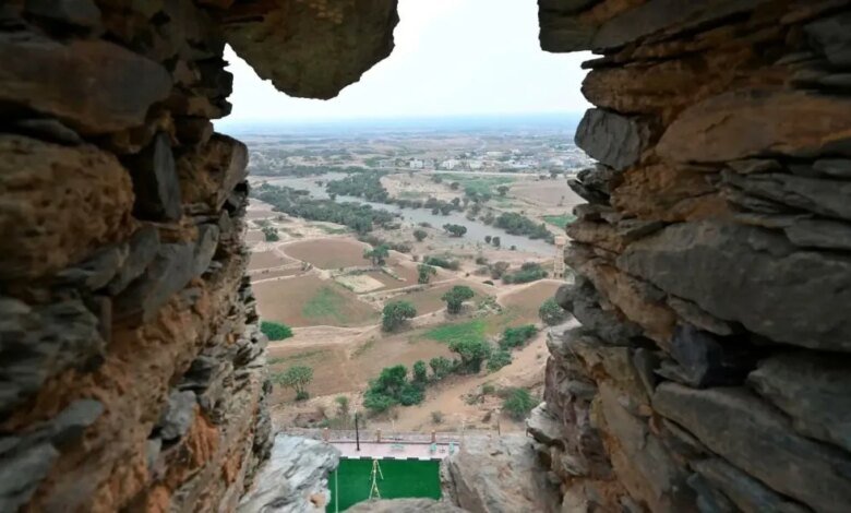 20-مطلًا-في-جازان-ترسم-مسارات-سياحية-مفتوحة-لأهالي-المنطقة-وزوارها