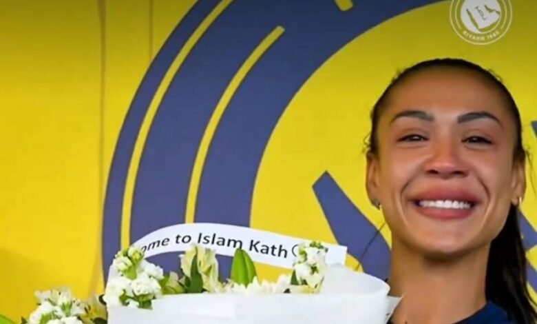 محترفة-النصر-البرازيلية-كاثرين-سوزا-تشهر-إسلامها