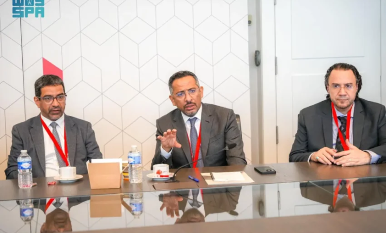 وزير-الصناعة-يناقش-فرص-توطين-صناعة-اللقاحات-والأجهزة-الطبية-مع-شركات-عالمية-ببلجيكا