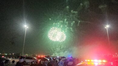 شاهد|-الألعاب-النارية-تخطف-الأنظار-في-مهرجان-زهور-القطيف