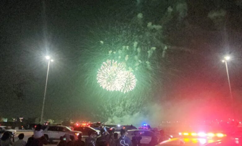 شاهد|-الألعاب-النارية-تخطف-الأنظار-في-مهرجان-زهور-القطيف