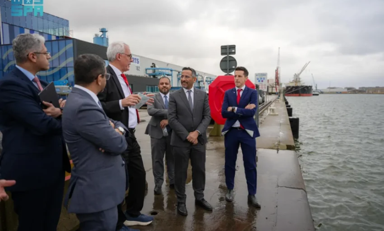 وزير-الصناعة-يطّلع-على-الحلول-اللوجستية-المبتكرة-خلال-زيارته-لميناء-antwerp-bruges